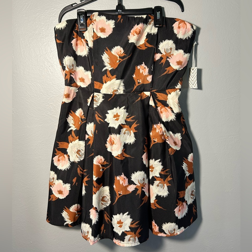 Forever 21 Black Strapless Floral Skater Dress with Rust and Cream Blooms